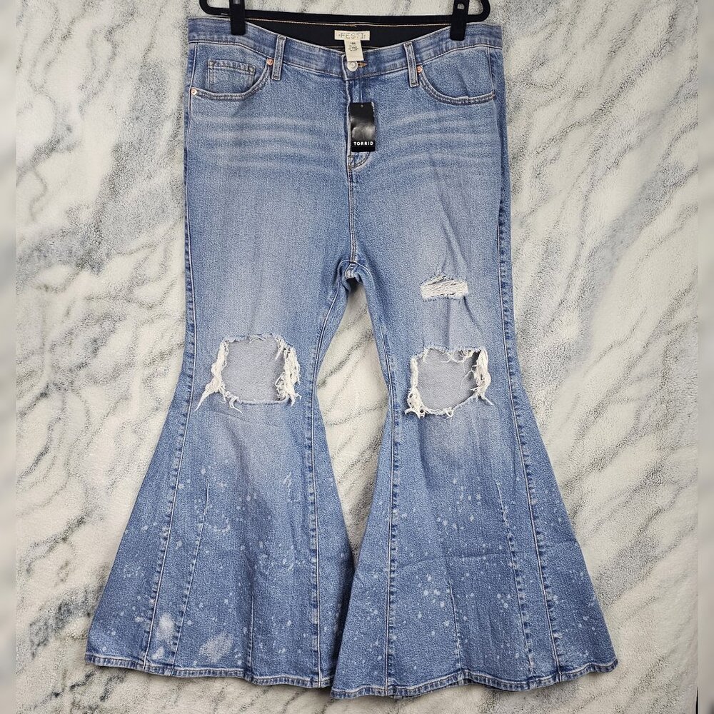 Torrid Festi 16R Super Mega Flare Jeans Distressed Trendy Bleach Dyed Light Wash
